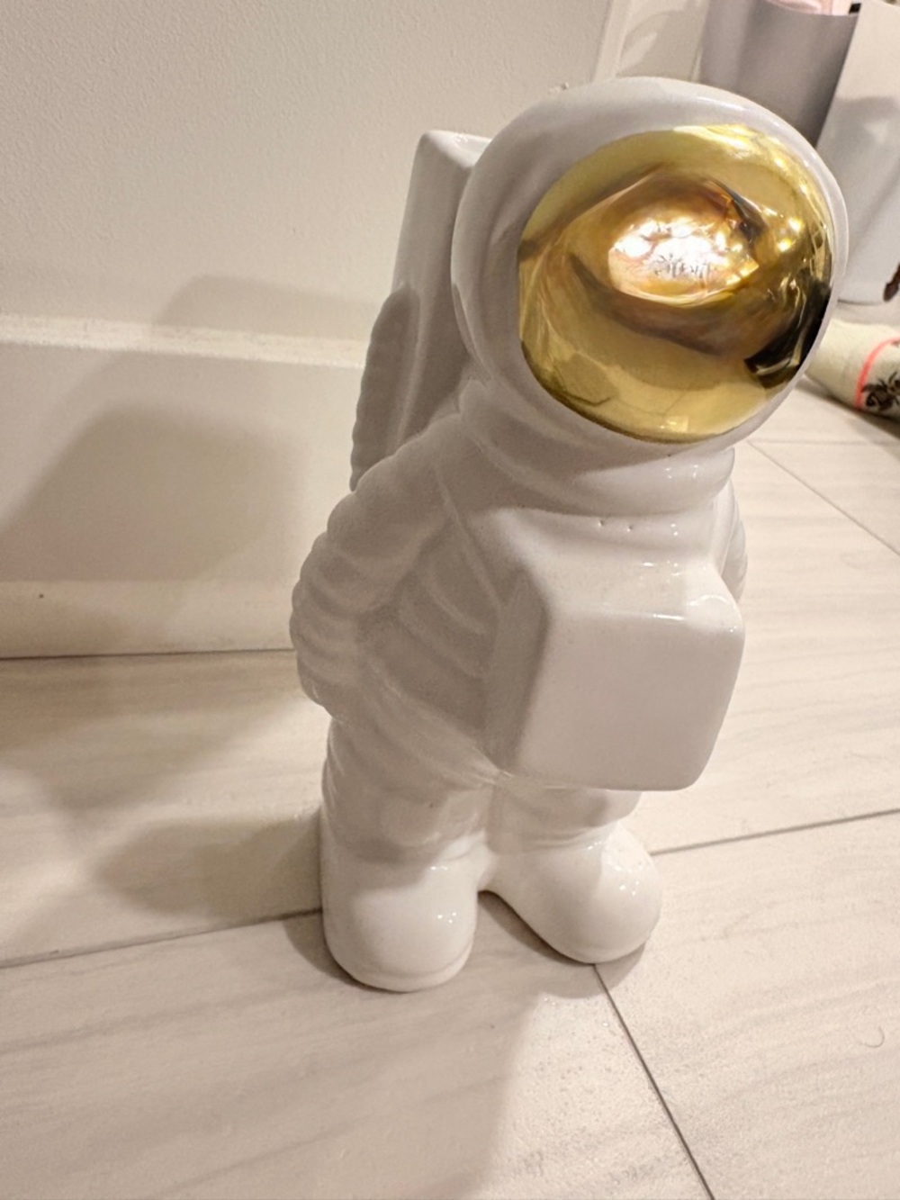 Astronaut vase - Picture 5 of 7